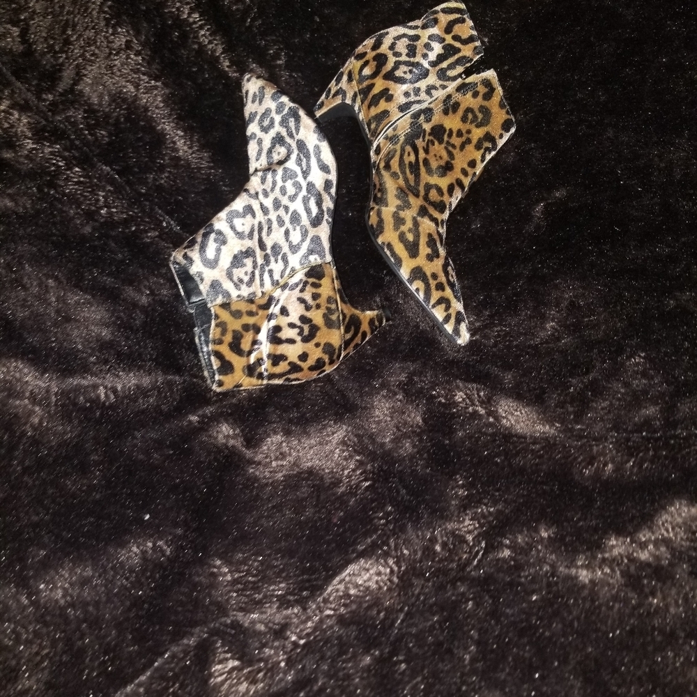 Kitten heel leopard boot - Picture 4 of 4